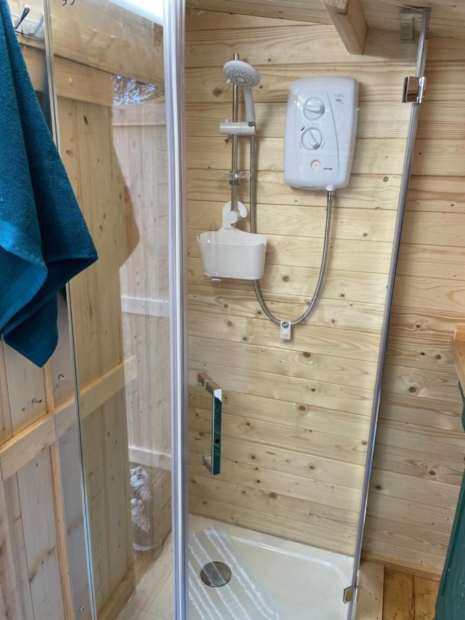 O Dan Y Coed Luxury Yurt With Hot Tub Hotel Chwilog Екстериор снимка
