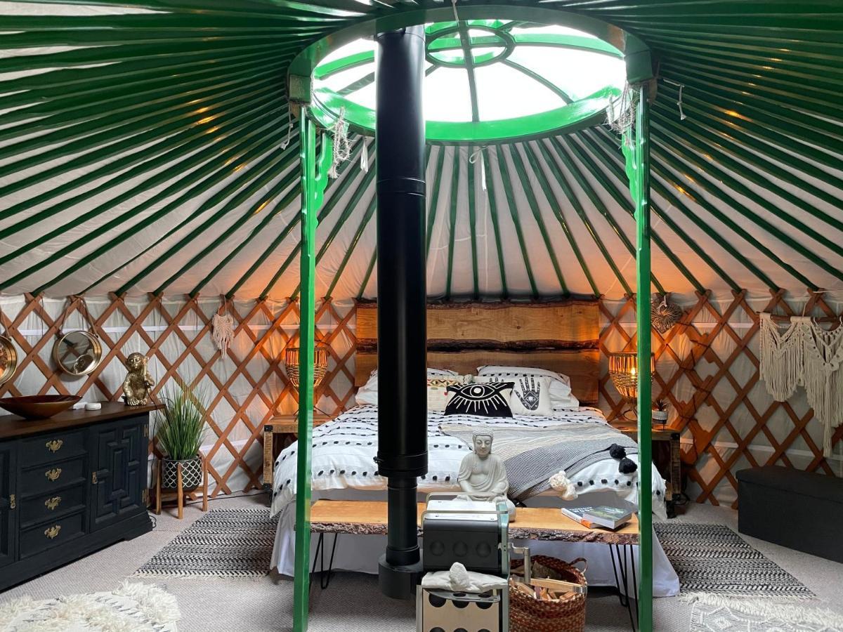O Dan Y Coed Luxury Yurt With Hot Tub Hotel Chwilog Екстериор снимка