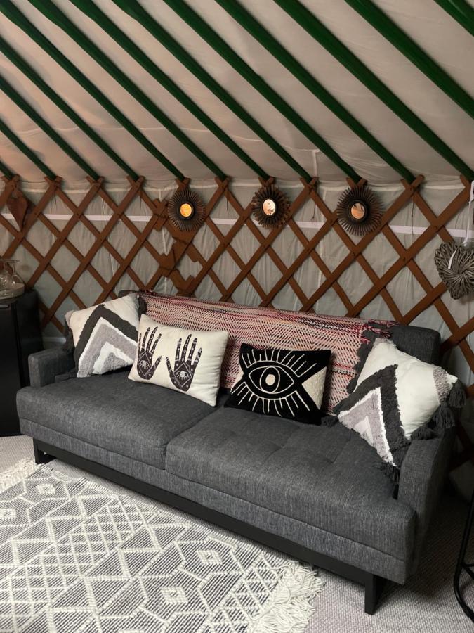 O Dan Y Coed Luxury Yurt With Hot Tub Hotel Chwilog Екстериор снимка